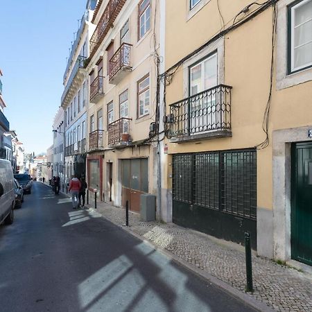 Rato Cozy 3Br W/Balcony - By Lu Holidays Lägenhet Lisboa Exteriör bild