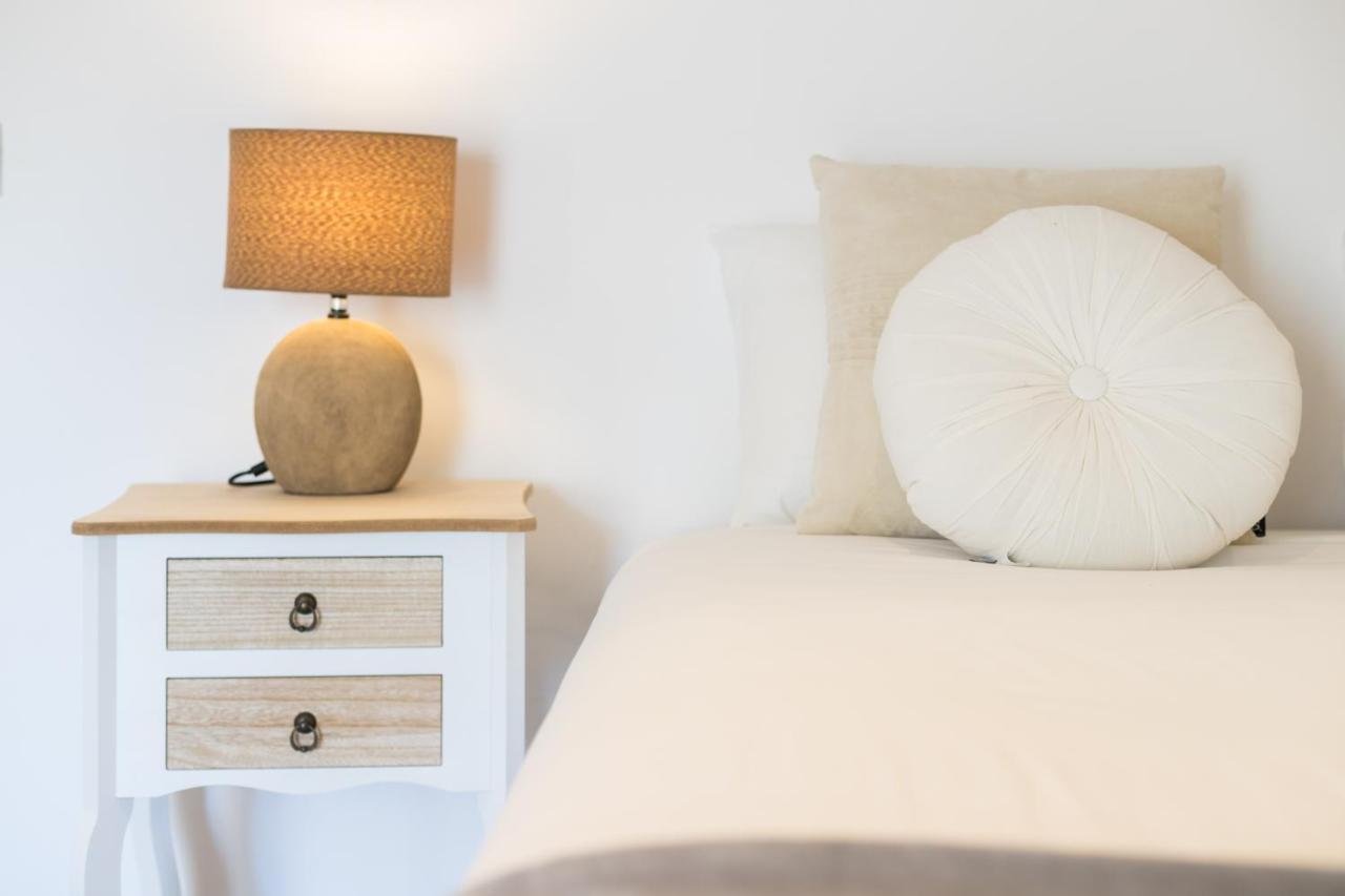 Rato Cozy 3Br W/Balcony - By Lu Holidays Lägenhet Lisboa Exteriör bild