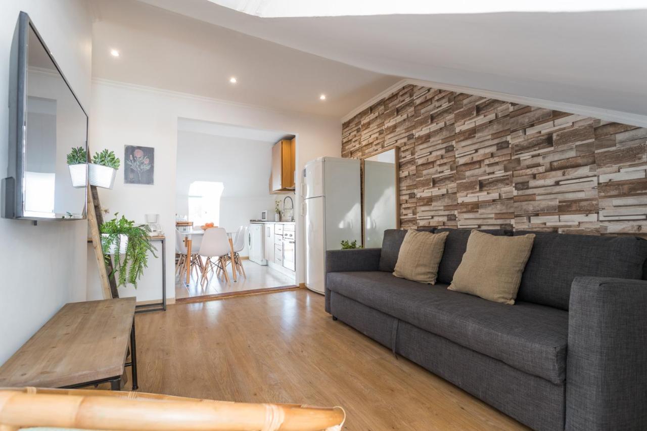Rato Cozy 3Br W/Balcony - By Lu Holidays Lägenhet Lisboa Exteriör bild