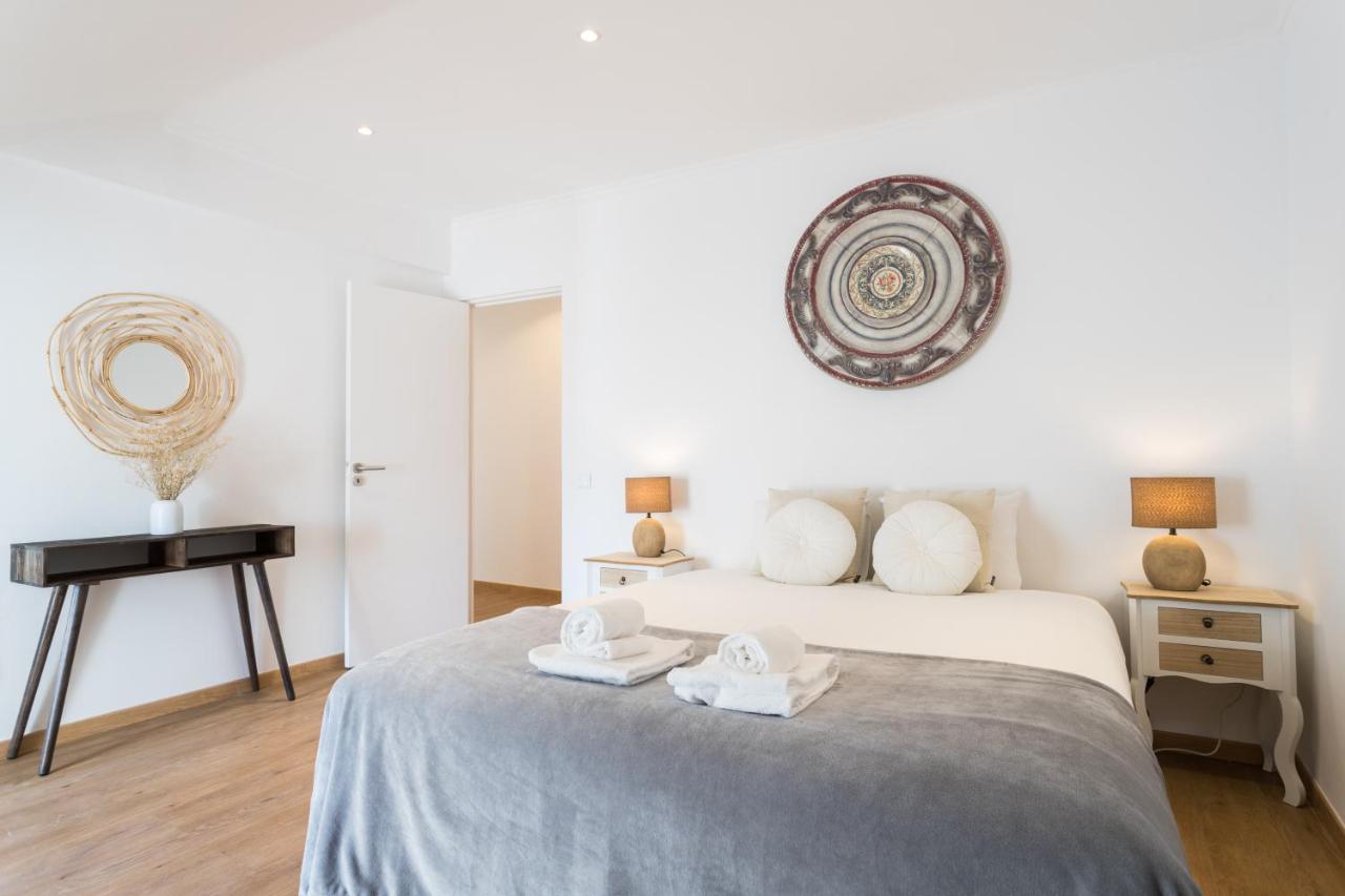 Rato Cozy 3Br W/Balcony - By Lu Holidays Lägenhet Lisboa Exteriör bild