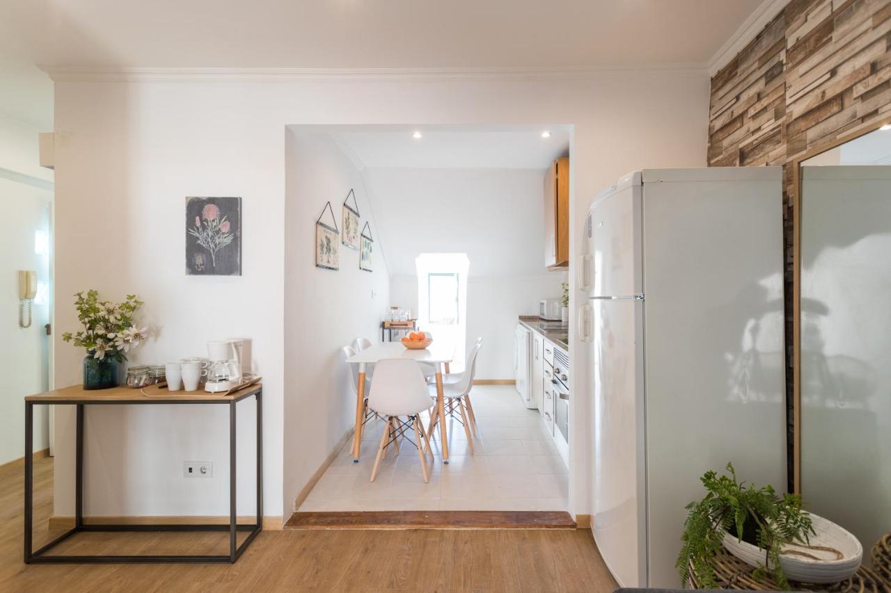 Rato Cozy 3Br W/Balcony - By Lu Holidays Lägenhet Lisboa Exteriör bild